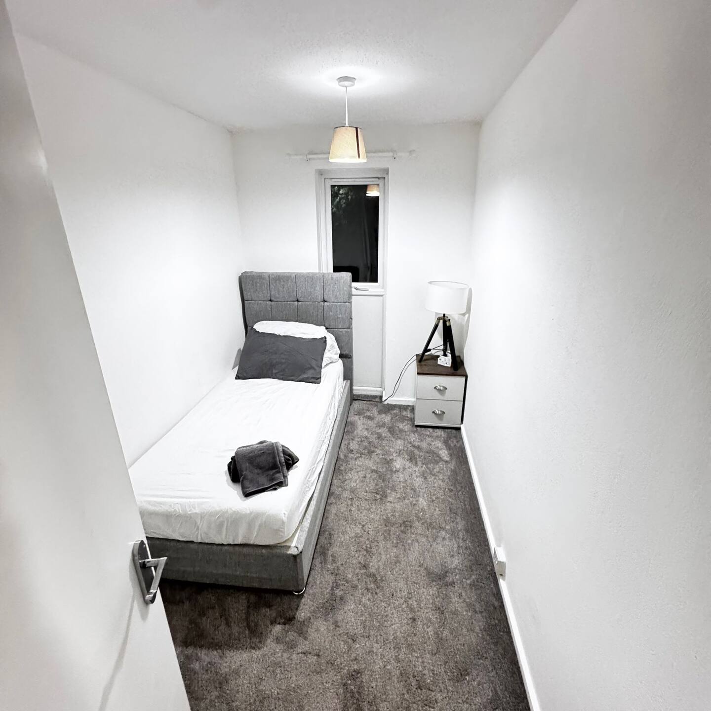 Lincoln Close House photo 2